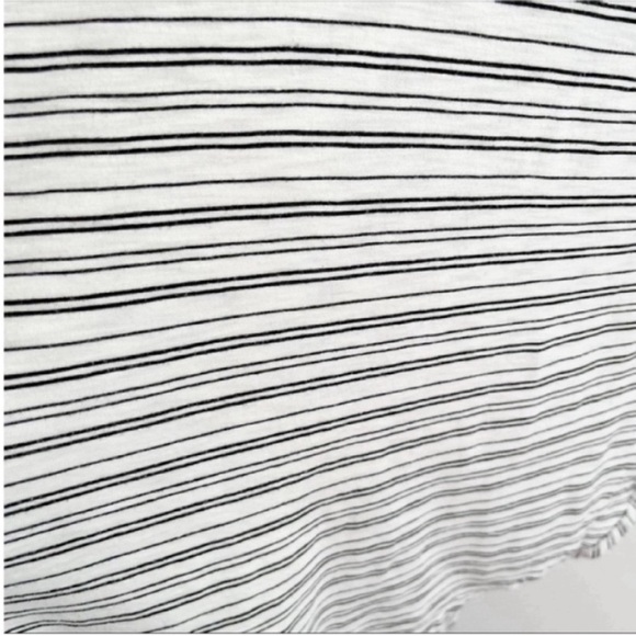 Anthropologie t.la Breezy tank top black white striped shirttail hem - Picture 3 of 8